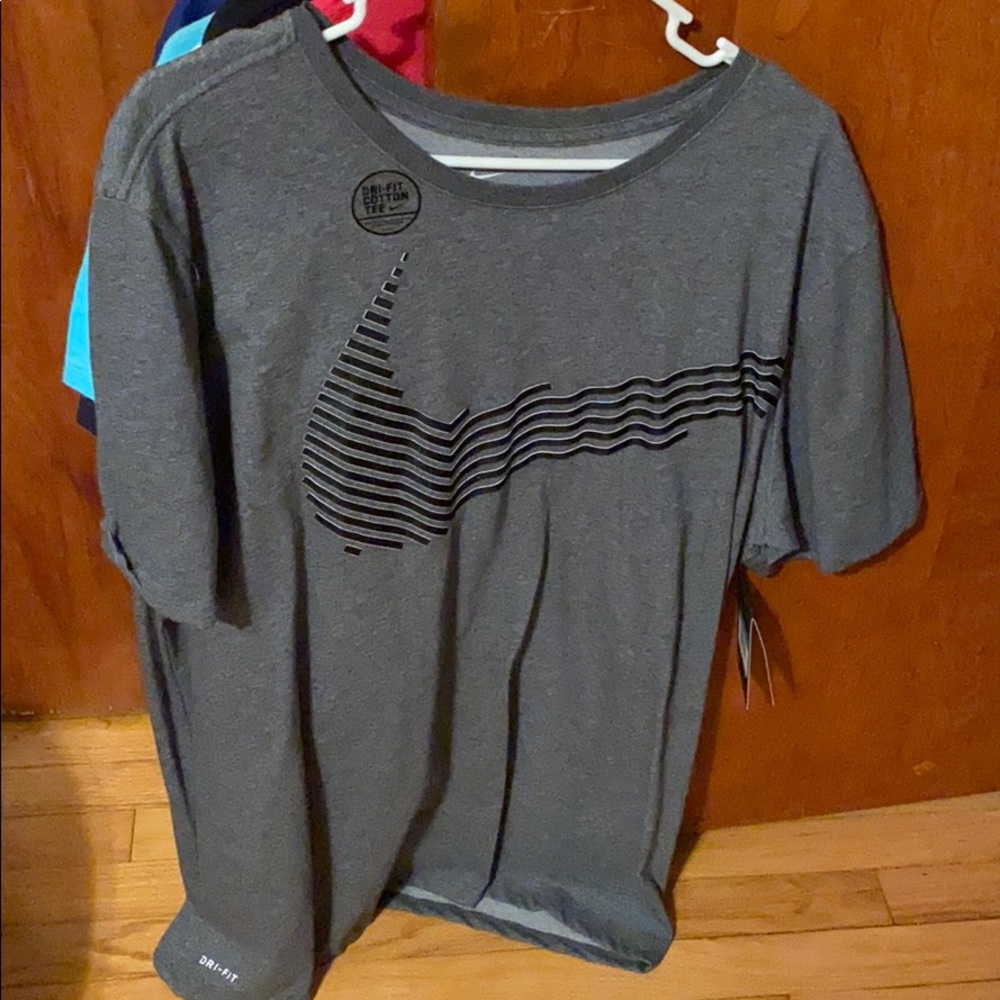 Men’s Nike Tee Brand New!!!
